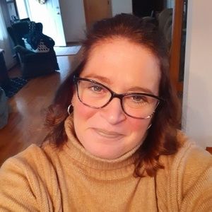 Meet your Posher, Carrie